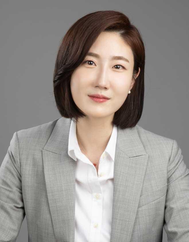 Rufina Kim